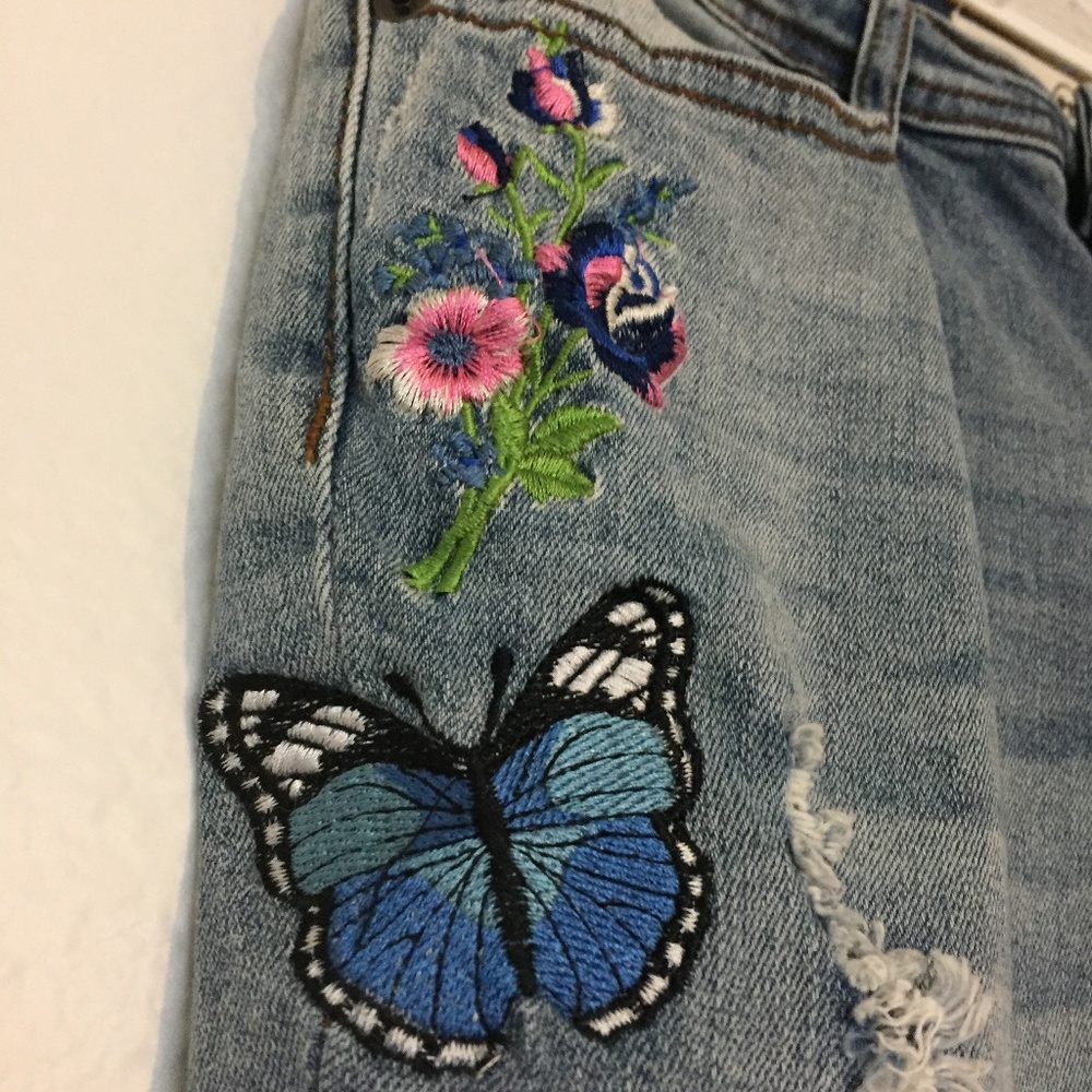 Distressed Embroidered Jeans - Picture 4 of 4